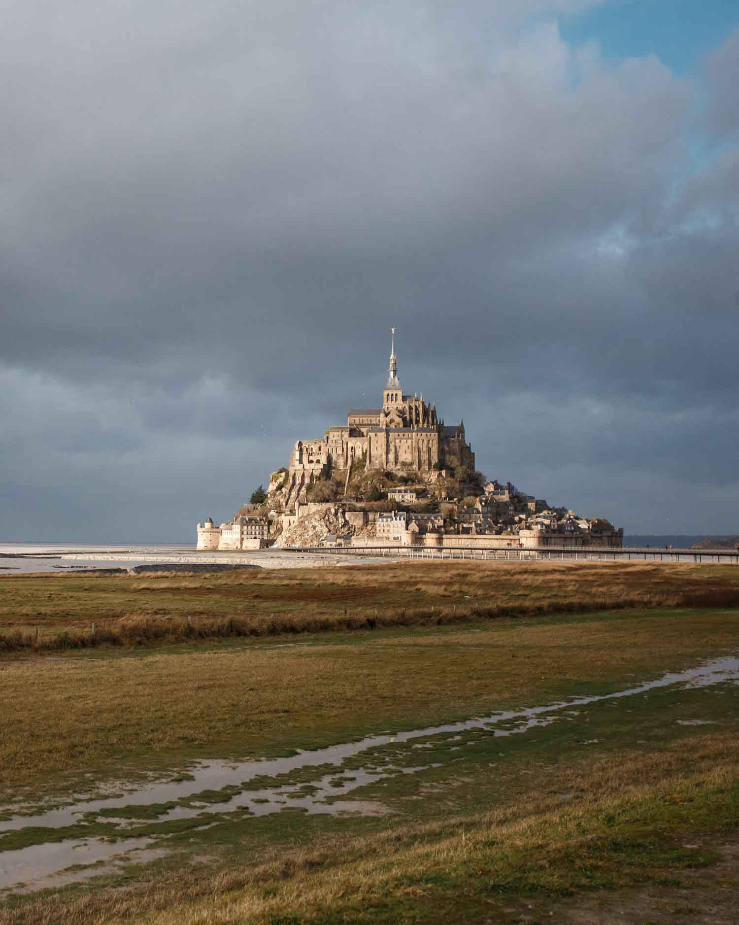 La abadía religiosa del Monte Saint-Michel es extraordinaria