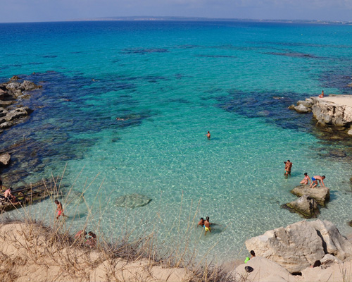 Explora la preciosa Formentera desde el mar